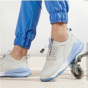 Clove Classic Nursing Medical Sneakers in Grey Matter